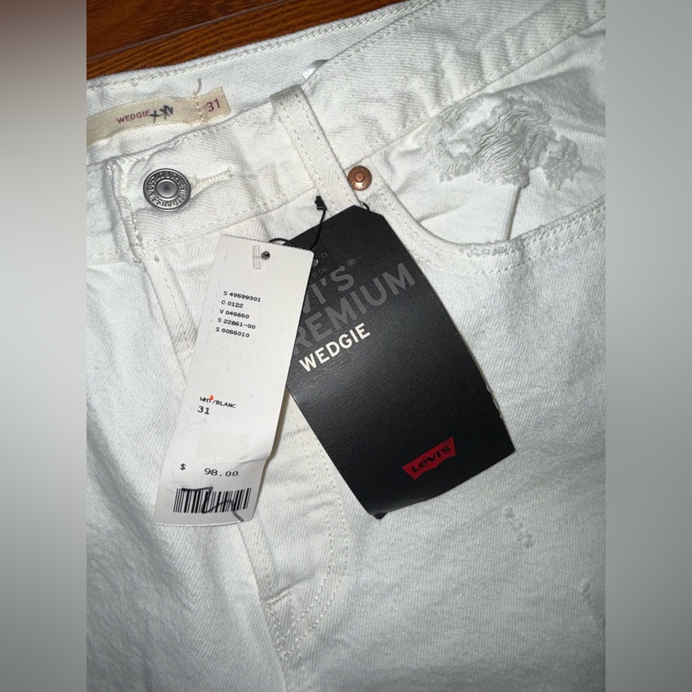 Levi's Women’s wedgie high rise jean - Picture 3 of 7